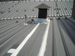 鋼結(jié)構(gòu)屋面漏水原因？鋼結(jié)構(gòu)屋面漏水怎么辦？