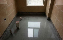 當(dāng)遇到衛(wèi)生間墻面滲水漏水，你會考慮砸磚維修嗎？